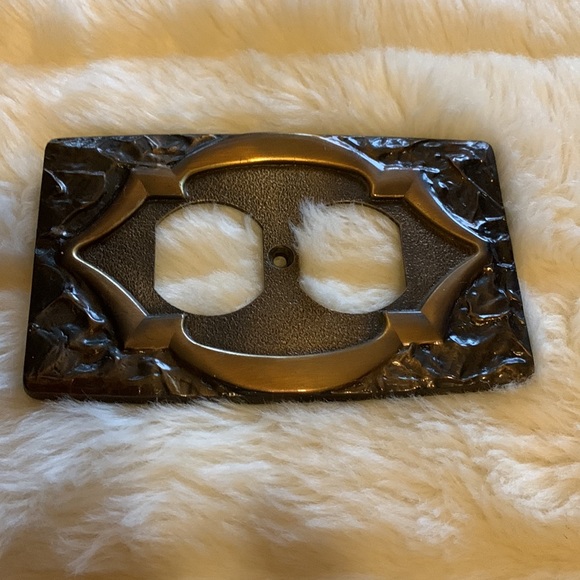 Vintage 70s 80s electric wall outlet plate cover - Picture 6 of 7